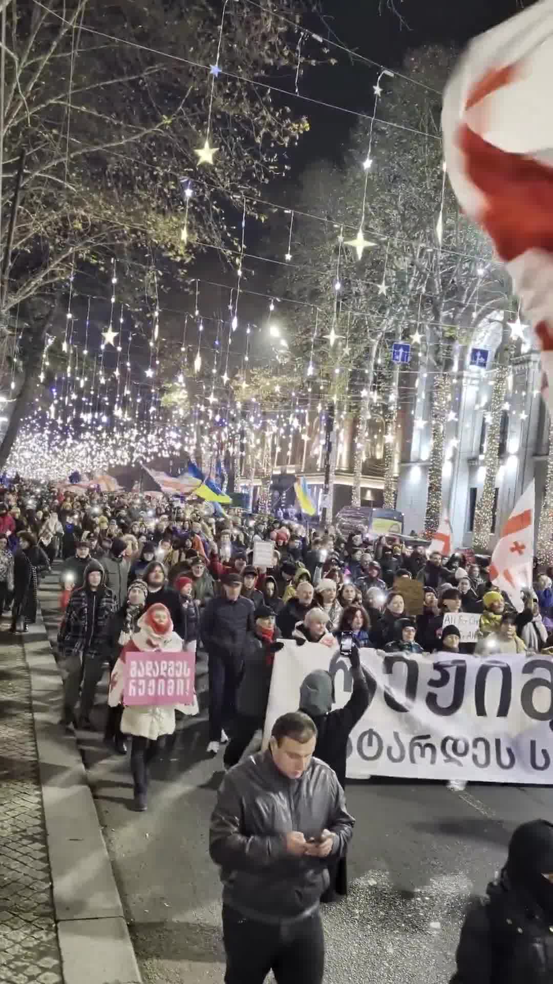 Daily protests continue in Tbilisi as police warn to enforce new laws that extend protest restrictions to sidewalks. Nini Gabritchidze/Civil.ge